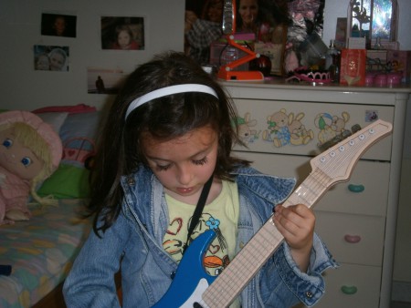 mia cugina che suona la chitarra